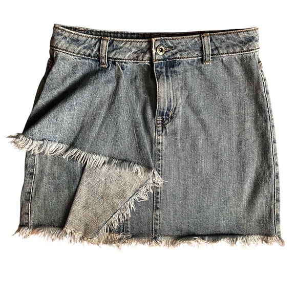 Meltose & Market Denim Frayed Hem Distressed Mini Skirt Size 24 - Picture 6 of 7